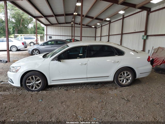 Продаж на аукціоні авто 2017 Volkswagen Passat 1.8t S, vin: 1VWAT7A39HC053543, номер лоту: 46041933