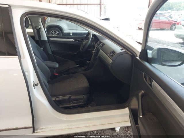 Продаж на аукціоні авто 2017 Volkswagen Passat 1.8t S, vin: 1VWAT7A39HC053543, номер лоту: 46041933