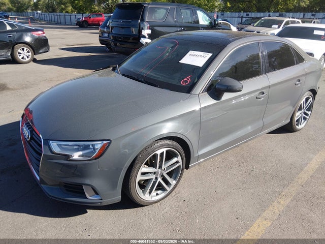 Audi A3 2.0t Premium/2.0t Tech Premium 2018 WAUB8GFF8J1087838 Image 2