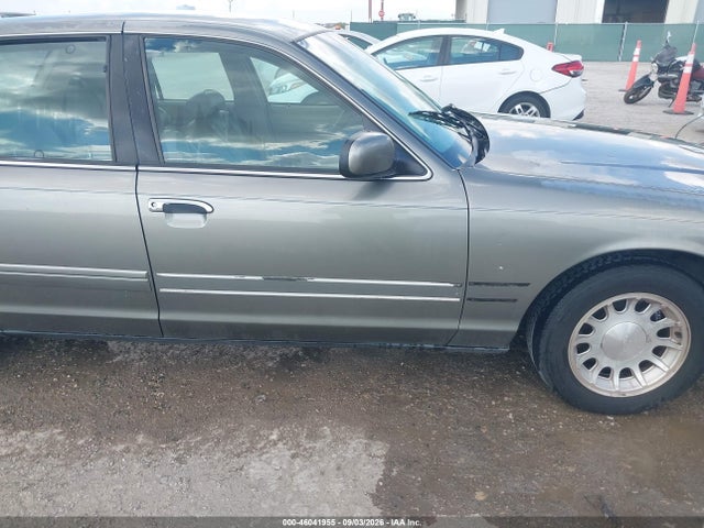 Продажа на аукционе авто 1999 Ford Crown Victoria Lx, vin: 2FAFP74W8XX153966, номер лота: 46041955
