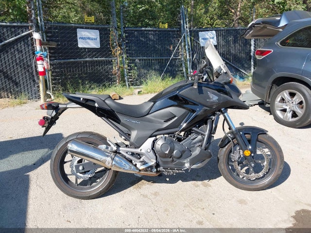 2015 Honda Nc700x მანქანა იყიდება აუქციონზე, vin: JH2RC6303FK100174, აუქციონის ნომერი: 46042032