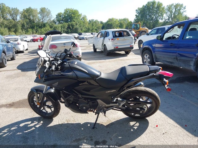 2015 Honda Nc700x მანქანა იყიდება აუქციონზე, vin: JH2RC6303FK100174, აუქციონის ნომერი: 46042032