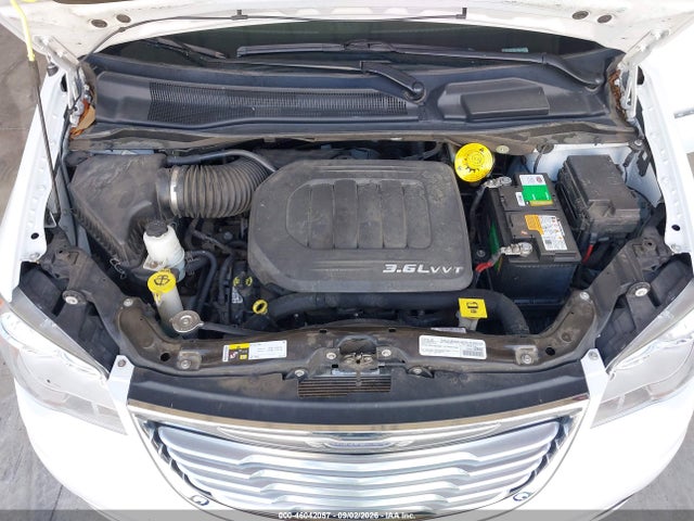 46042057 :رقم المزاد ، 2C4RC1CG7GR188559 vin ، 2016 Chrysler Town & Country Touring-l Anniversary Edition مزاد بيع