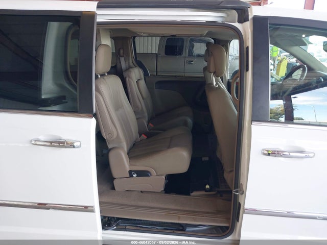 46042057 :رقم المزاد ، 2C4RC1CG7GR188559 vin ، 2016 Chrysler Town & Country Touring-l Anniversary Edition مزاد بيع