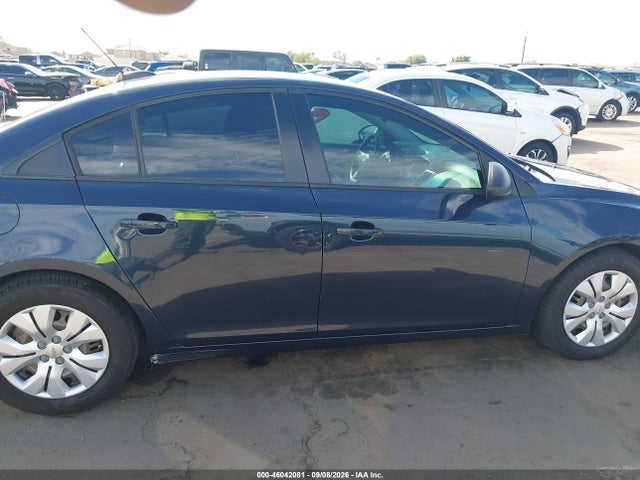1G1PA5SH3F7271929 Chevrolet Cruze Ls Auto
