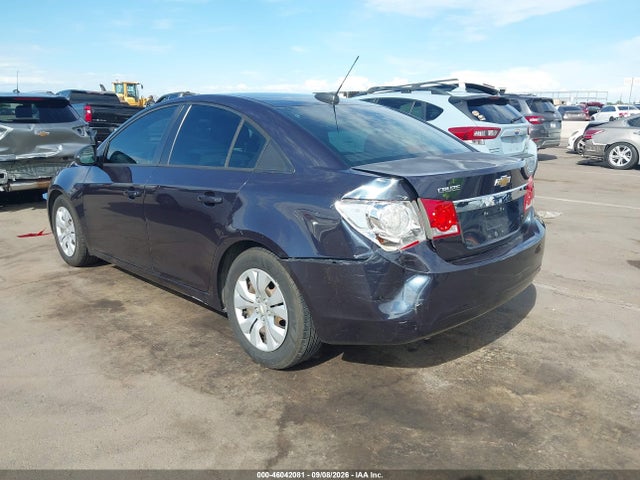 1G1PA5SH3F7271929 Chevrolet Cruze Ls Auto