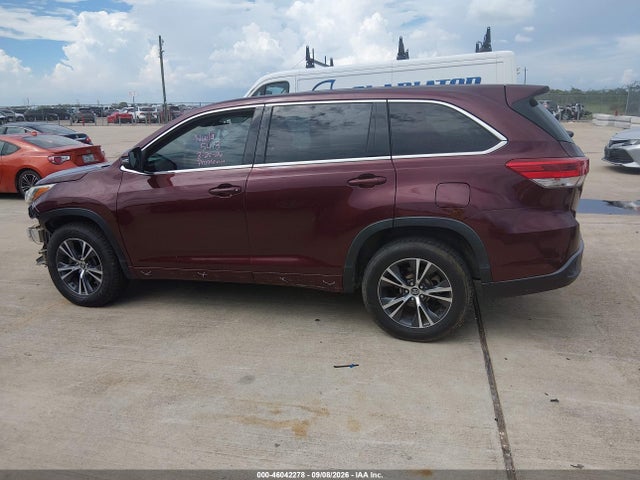 2018 Toyota Highlander Le მანქანა იყიდება აუქციონზე, vin: 5TDZZRFH2JS245606, აუქციონის ნომერი: 46042278