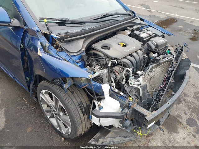 Hyundai Elantra Limited 2017 5NPD84LF9HH005598 Image 17