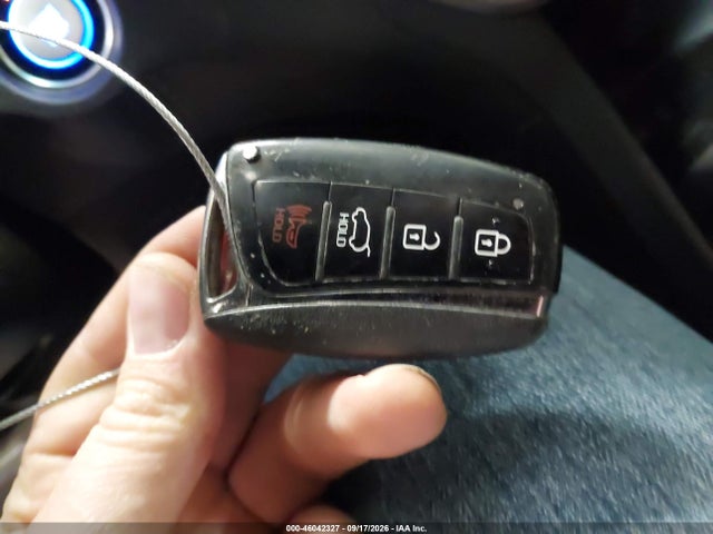 Продажа на аукционе авто 2017 Hyundai Santa Fe Sport 2.4l, vin: 5NMZUDLB5HH051442, номер лота: 46042327