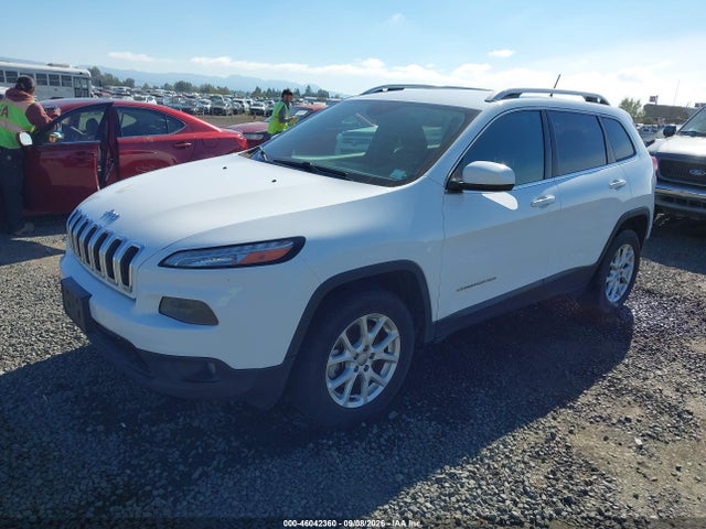 Jeep Cherokee Latitude 4x4 2018 1C4PJMCB2JD528648 Image 2