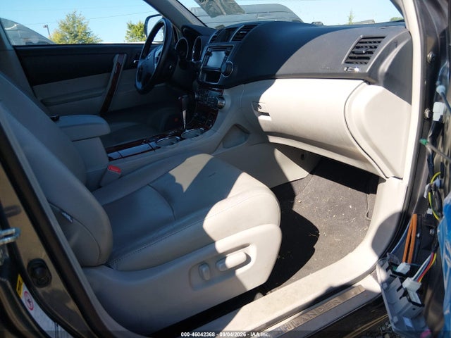 46042368 :رقم المزاد ، 5TDDK3EH1DS255755 vin ، 2013 Toyota Highlander Limited V6 مزاد بيع
