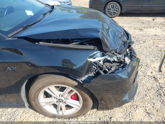 46042403 :رقم المزاد ، 4T1B11HK1KU724157 vin ، 2019 Toyota Camry Se مزاد بيع