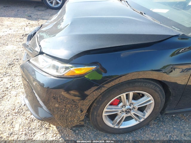 46042403 :رقم المزاد ، 4T1B11HK1KU724157 vin ، 2019 Toyota Camry Se مزاد بيع