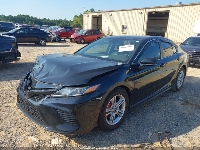 46042403 :رقم المزاد ، 4T1B11HK1KU724157 vin ، 2019 Toyota Camry Se مزاد بيع