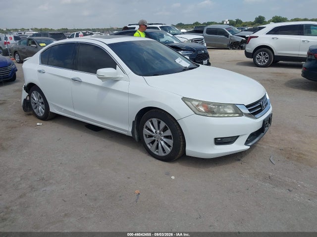 Продаж на аукціоні авто 2015 Honda Accord Touring, vin: 1HGCR3F9XFA026040, номер лоту: 46042455