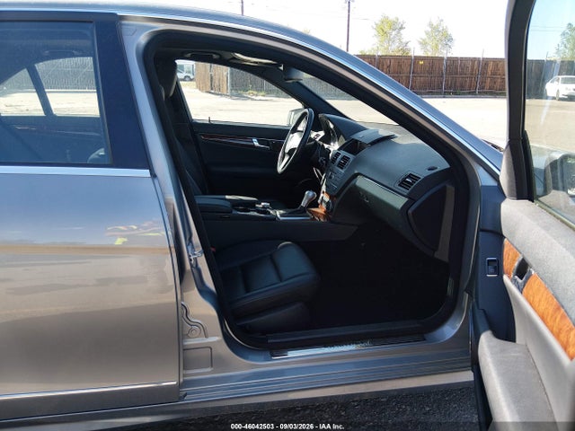 46042503 :رقم المزاد ، WDDGF8BB0BR180286 vin ، 2011 Mercedes-benz C 300 Luxury 4matic/sport 4matic مزاد بيع