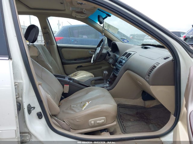 46042534 :رقم المزاد ، JN1CA31D61T824858 vin ، 2001 Nissan Maxima Gle مزاد بيع