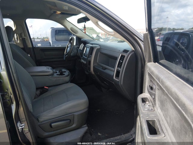 2017 Ram 1500 Express  4x2 6'4 Box მანქანა იყიდება აუქციონზე, vin: 1C6RR6FT5HS836086, აუქციონის ნომერი: 46042572
