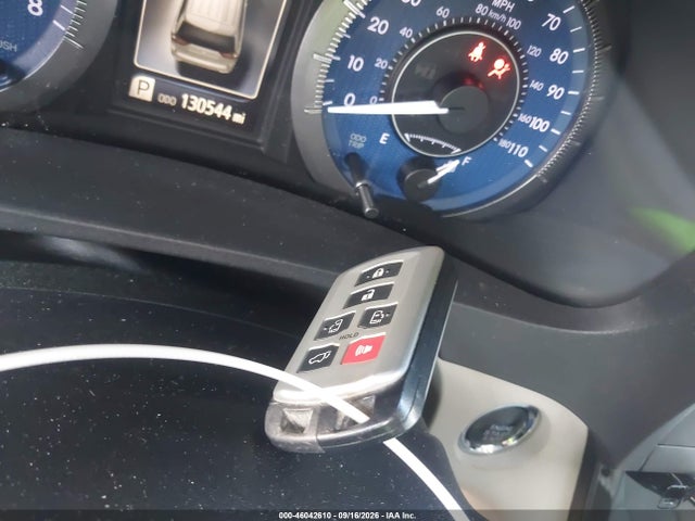 46042610 :رقم المزاد ، 5TDDK3DC2FS126660 vin ، 2015 Toyota Sienna Xle 7 Passenger مزاد بيع