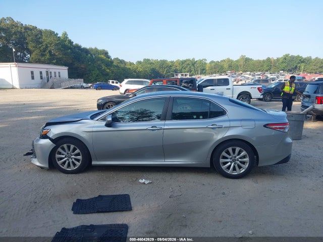 46042629 :رقم المزاد ، 4T1B11HK2KU703673 vin ، 2019 Toyota Camry Le مزاد بيع