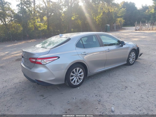 46042629 :رقم المزاد ، 4T1B11HK2KU703673 vin ، 2019 Toyota Camry Le مزاد بيع