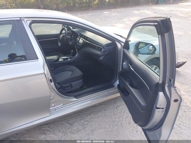 46042629 :رقم المزاد ، 4T1B11HK2KU703673 vin ، 2019 Toyota Camry Le مزاد بيع
