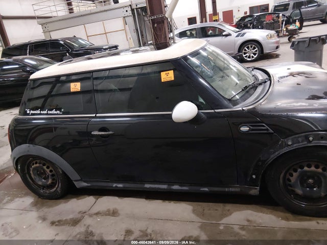 46042641 :رقم المزاد ، WMWSU3C51BTX97458 vin ، 2011 Mini Cooper مزاد بيع