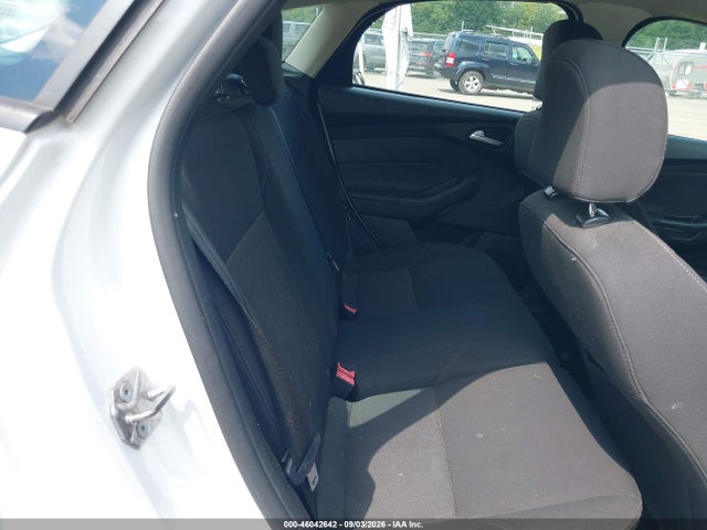 Продажа на аукционе авто 2015 Ford Focus Se, vin: 1FADP3K24FL315703, номер лота: 46042642