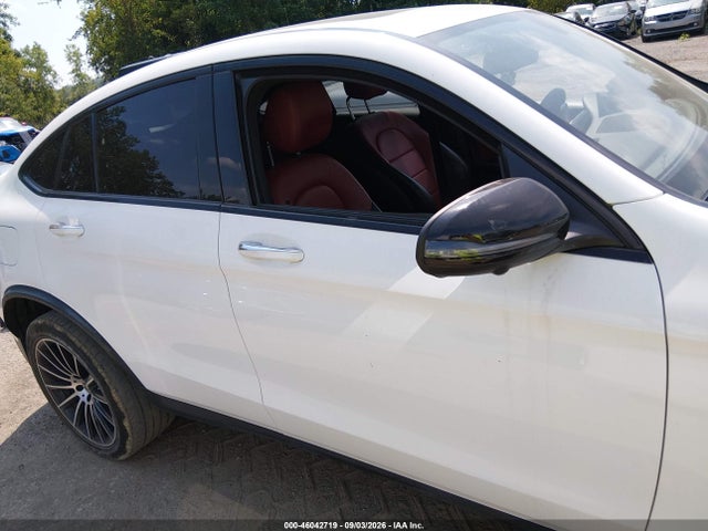 46042719 :رقم المزاد ، WDC0J4KB1KF631692 vin ، 2019 Mercedes-benz Glc 300 Coupe 4matic مزاد بيع