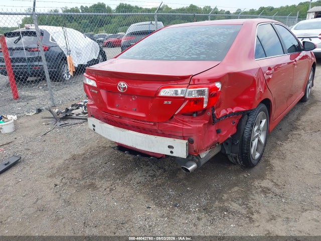 46042760 :رقم المزاد ، 4T1BF1FK8EU856101 vin ، 2014 Toyota Camry Se Sport مزاد بيع