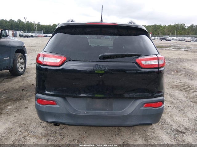 46042764 :رقم المزاد ، 1C4PJLCB8JD620583 vin ، 2018 Jeep Cherokee Latitude Fwd مزاد بيع