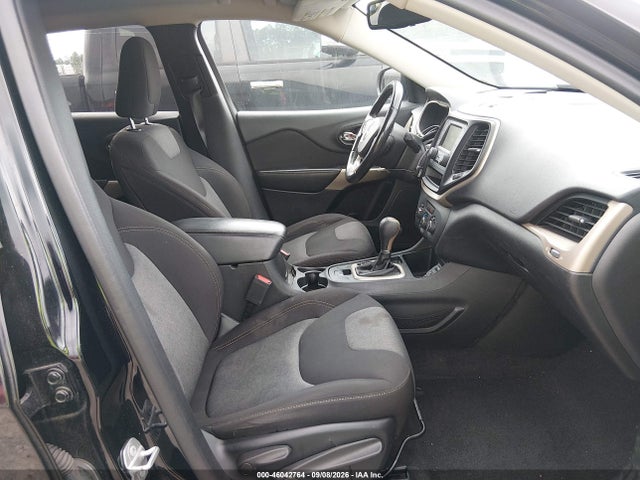 46042764 :رقم المزاد ، 1C4PJLCB8JD620583 vin ، 2018 Jeep Cherokee Latitude Fwd مزاد بيع