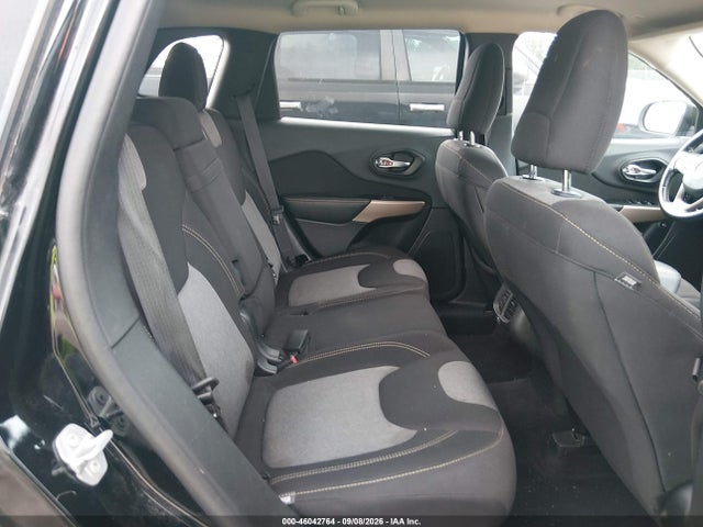 46042764 :رقم المزاد ، 1C4PJLCB8JD620583 vin ، 2018 Jeep Cherokee Latitude Fwd مزاد بيع