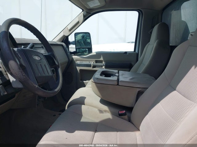 46042988 :رقم المزاد ، 1FDAF57R38EA90372 vin ، 2008 Ford Super Duty F-550 Drw Xl/xlt مزاد بيع