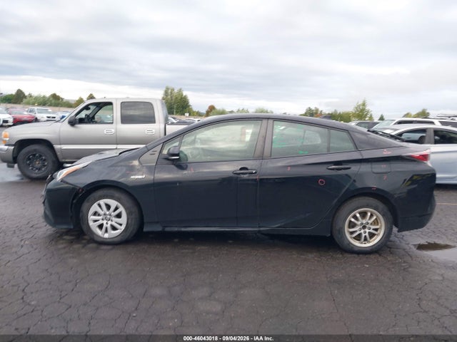 Toyota Prius Two 2016 JTDKBRFU2G3520050 Image 14