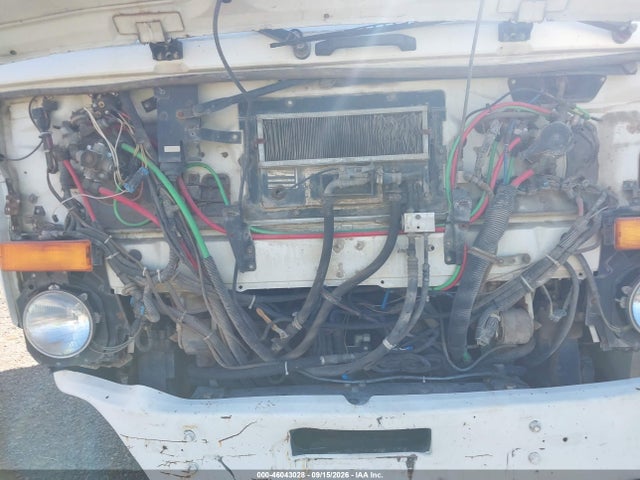 46043028 :رقم المزاد ، 49HAABBV81HH90741 vin ، 2001 Sterling Truck Sc 7000 مزاد بيع