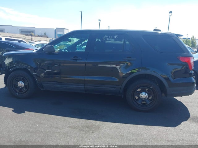 Ford Police Interceptor Utility 2018 1FM5K8AT6JGC74797 Image 15