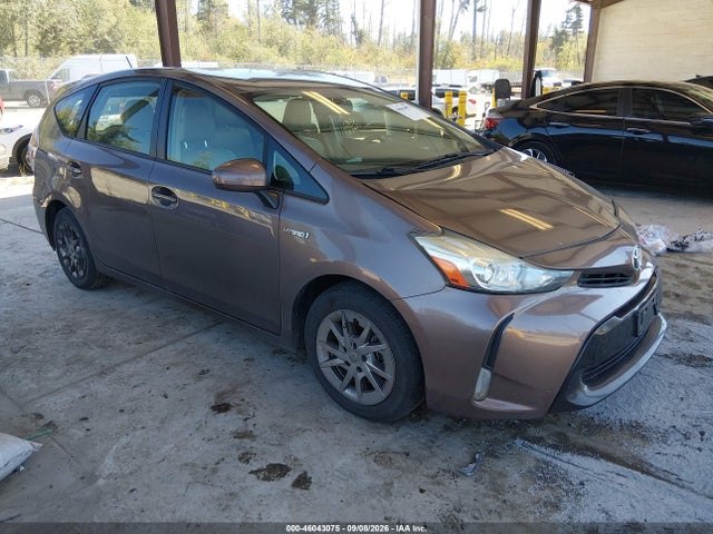 Toyota Prius V Four 2015 JTDZN3EU6FJ019922 главное изображение