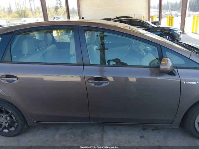 Toyota Prius V Four 2015 JTDZN3EU6FJ019922 Image 13