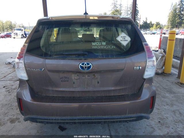 Toyota Prius V Four 2015 JTDZN3EU6FJ019922 Image 16