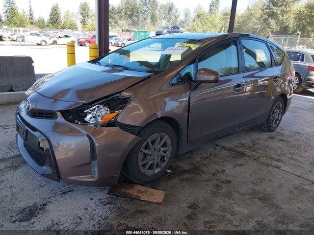 Toyota Prius V Four 2015 JTDZN3EU6FJ019922 Image 2