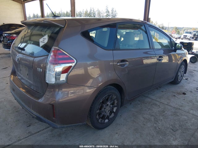 Toyota Prius V Four 2015 JTDZN3EU6FJ019922 Image 4