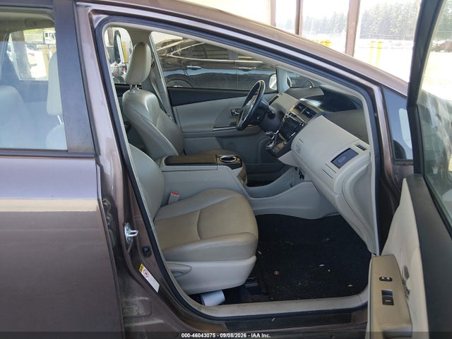 Toyota Prius V Four 2015 JTDZN3EU6FJ019922 Image 5