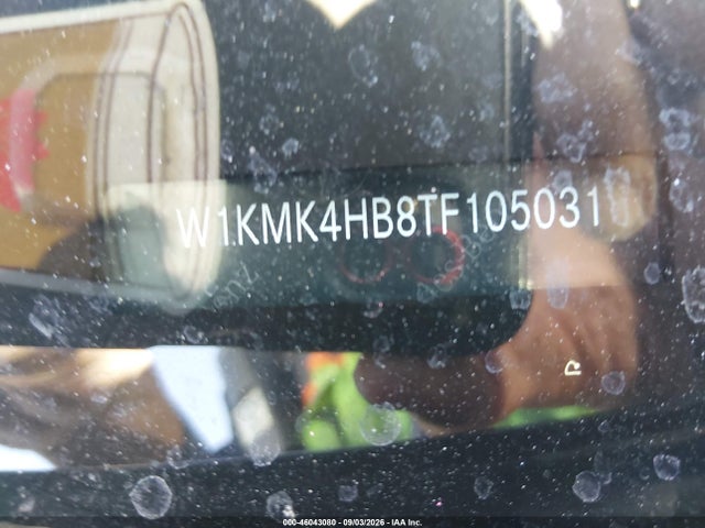 W1KMK4HB8TF105031 Mercedes-Benz Cle 300