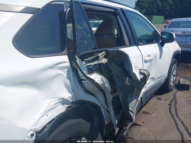 46043177 :رقم المزاد ، 2T3G1RFVXMC236838 vin ، 2021 Toyota Rav4 Le مزاد بيع