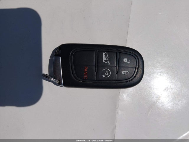 46043178 :رقم المزاد ، 1C4PJMCB8FW558703 vin ، 2015 Jeep Cherokee Latitude مزاد بيع