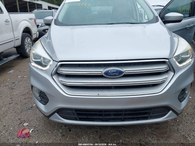 46043194 :رقم المزاد ، 1FMCU0G92HUE52974 vin ، 2017 Ford Escape Se مزاد بيع