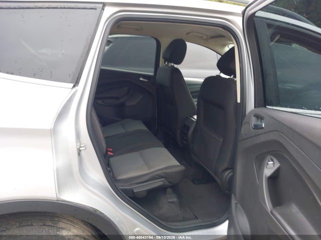 46043194 :رقم المزاد ، 1FMCU0G92HUE52974 vin ، 2017 Ford Escape Se مزاد بيع
