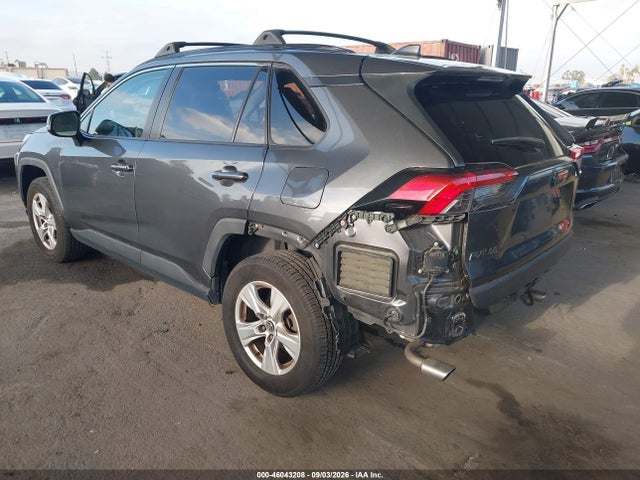 Toyota Rav4 Xle 2019 JTMW1RFV1KD504082 Image 3
