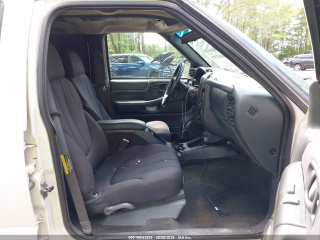 46043209 :رقم المزاد ، 1GCDT13X33K179831 vin ، 2003 Chevrolet S-10 Ls مزاد بيع